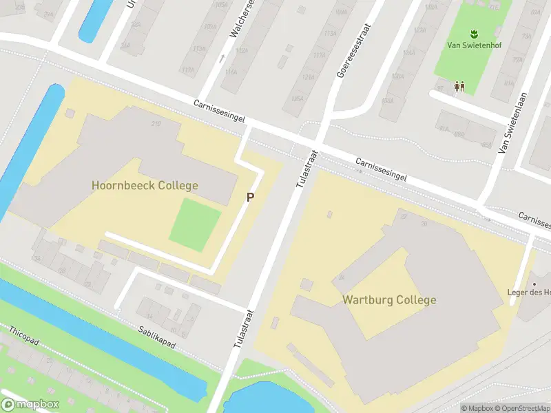 Ambulance naar de Carnissesingel in Rotterdam