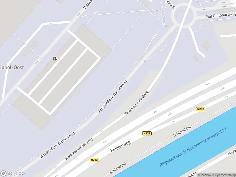 Brandweer met grote spoed naar de Amsterdam-Bataviaweg in Schiphol vanwege afgaan automatisch brandalarm