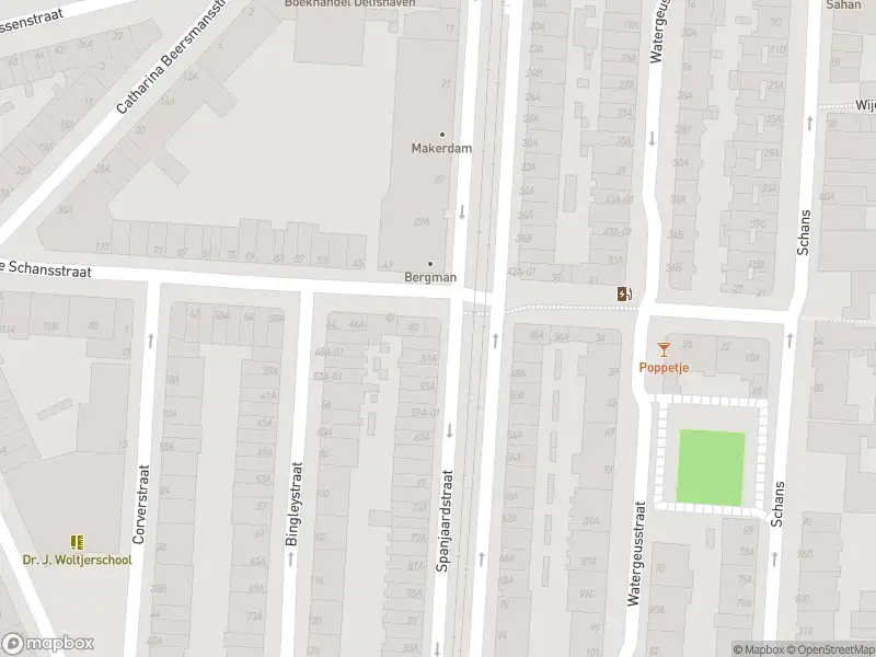 Ambulance met gepaste spoed naar de 1e Schansstraat in Rotterdam