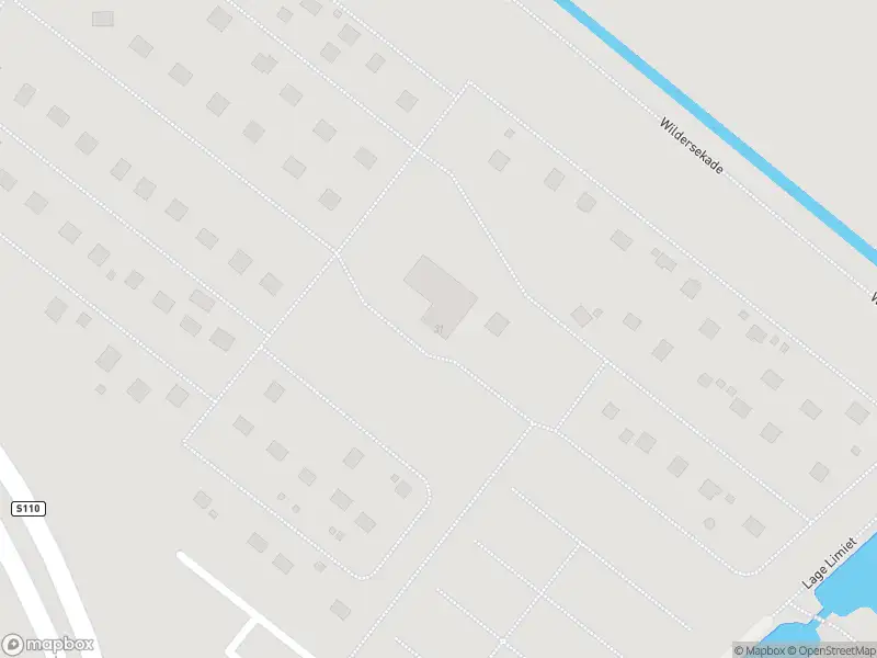 Ambulance met grote spoed naar de Lage Limiet in Rotterdam