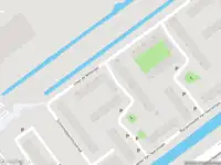 Ambulance met gepaste spoed naar de Van Hallstraat in Schiedam