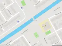 Brandweer met gepaste spoed naar de Zonnebloemweg in Almere