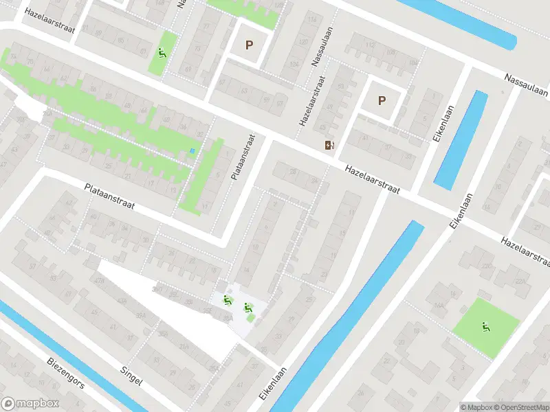 Ambulance met gepaste spoed naar de Plataanstraat in Puttershoek