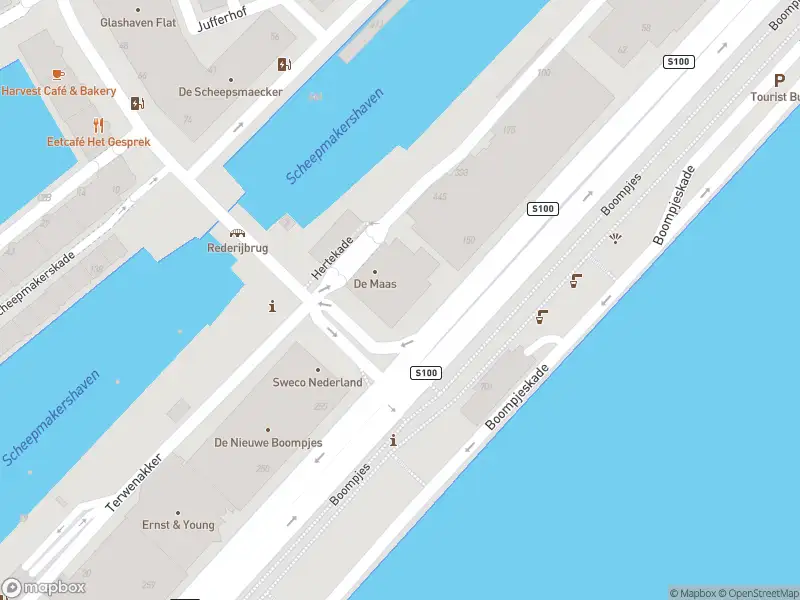 Ambulance met gepaste spoed naar de Boompjes in Rotterdam