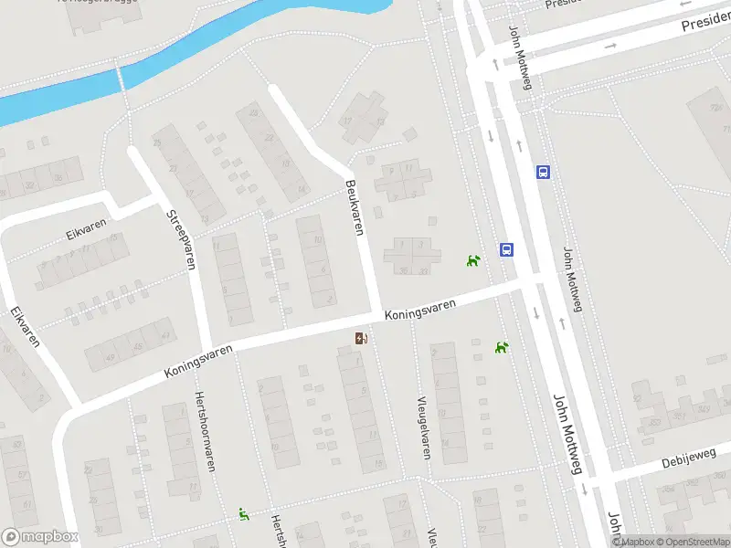 Ambulance met grote spoed naar de Beukvaren in Rotterdam