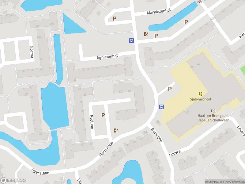 Ambulance met grote spoed naar de Evoluon in Capelle aan den IJssel