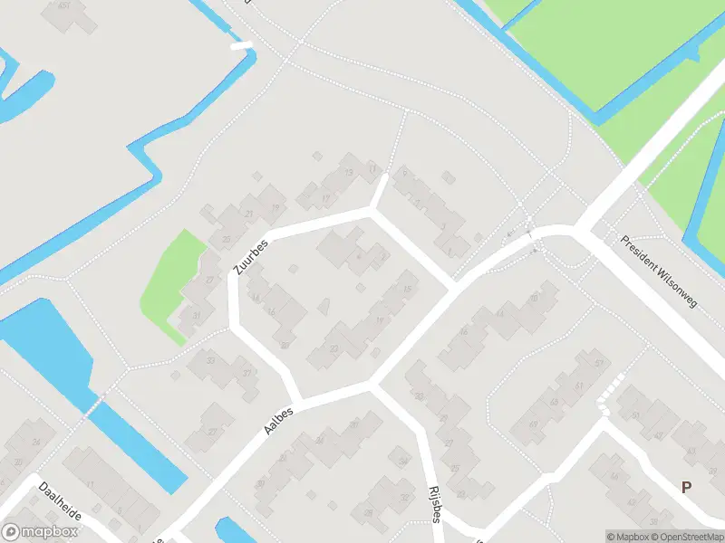 Ambulance met gepaste spoed naar de Zuurbes in Rotterdam