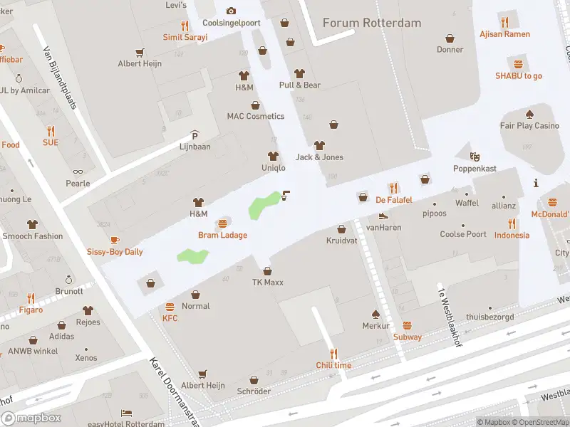 Ambulance met grote spoed naar de Binnenwegplein in Rotterdam