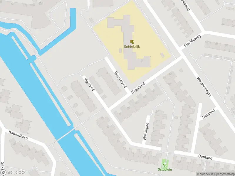 Ambulance met grote spoed naar de Wergeland in Capelle aan den IJssel