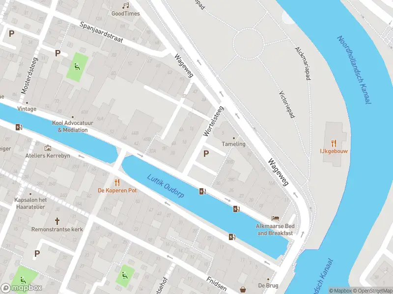 Ambulance met grote spoed naar de Wortelsteeg in Alkmaar