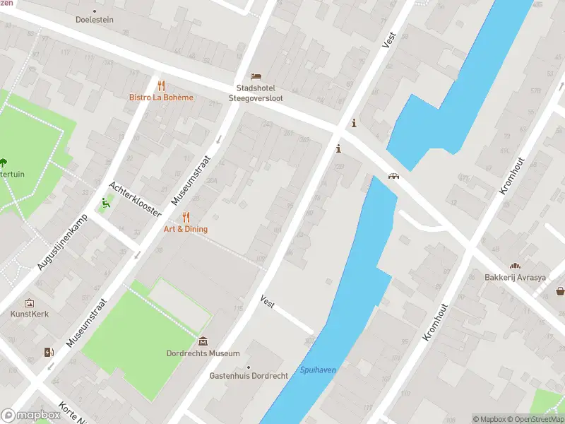 Ambulance met gepaste spoed naar de Pompstraat in Dordrecht