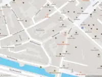 Ambulance met gepaste spoed naar de Raamstraat in Dordrecht