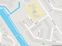 Ambulance met grote spoed naar de Wergeland in Capelle aan den IJssel