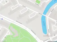 Ambulance met grote spoed naar de Damlaan in Schiedam