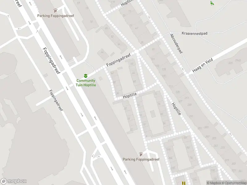 Ambulance met grote spoed naar de Haardstee in Amsterdam