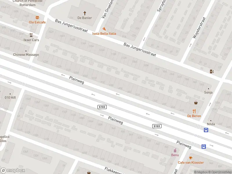 Ambulance met grote spoed naar de Pleinweg in Rotterdam