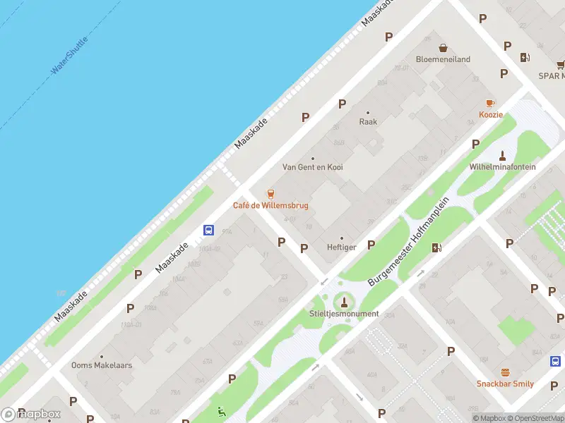 Ambulance met gepaste spoed naar de Cornelis Trompstraat in Rotterdam