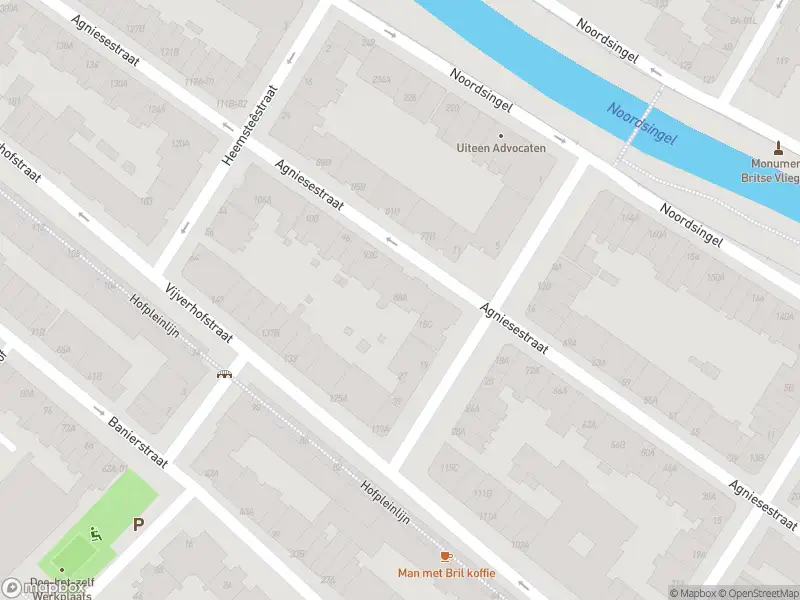 Ambulance met grote spoed naar de Agniesestraat in Rotterdam