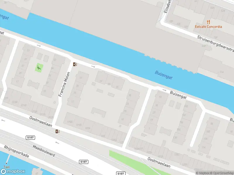 Ambulance met grote spoed naar de Buizengat in Rotterdam