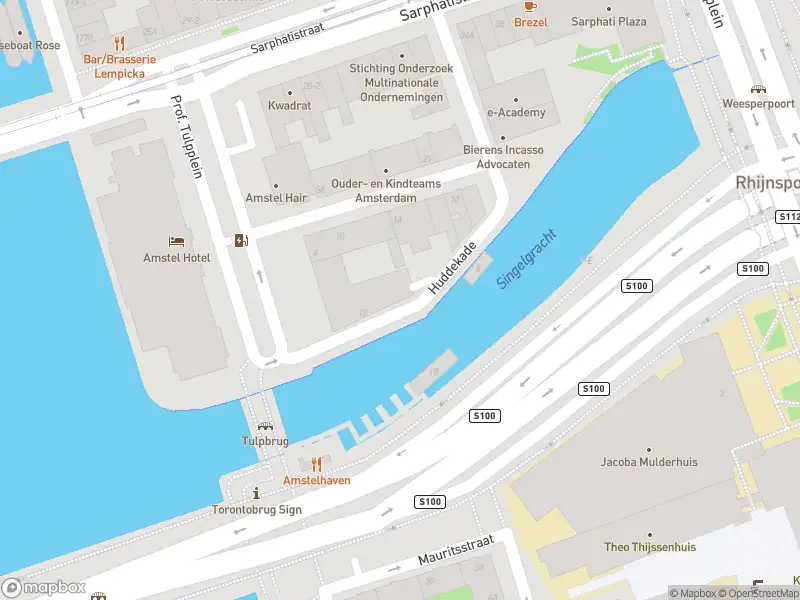 Brandweer met gepaste spoed naar de Huddekade in Amsterdam