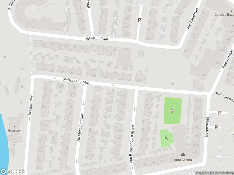 Ambulance met grote spoed naar de Pelmolenstraat in Rotterdam