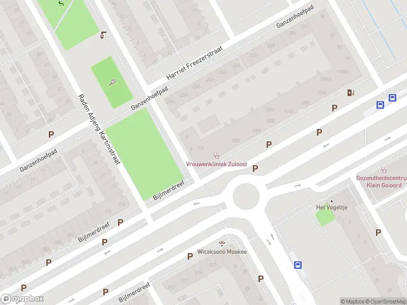 Ambulance met gepaste spoed naar de Bijlmerdreef in Amsterdam