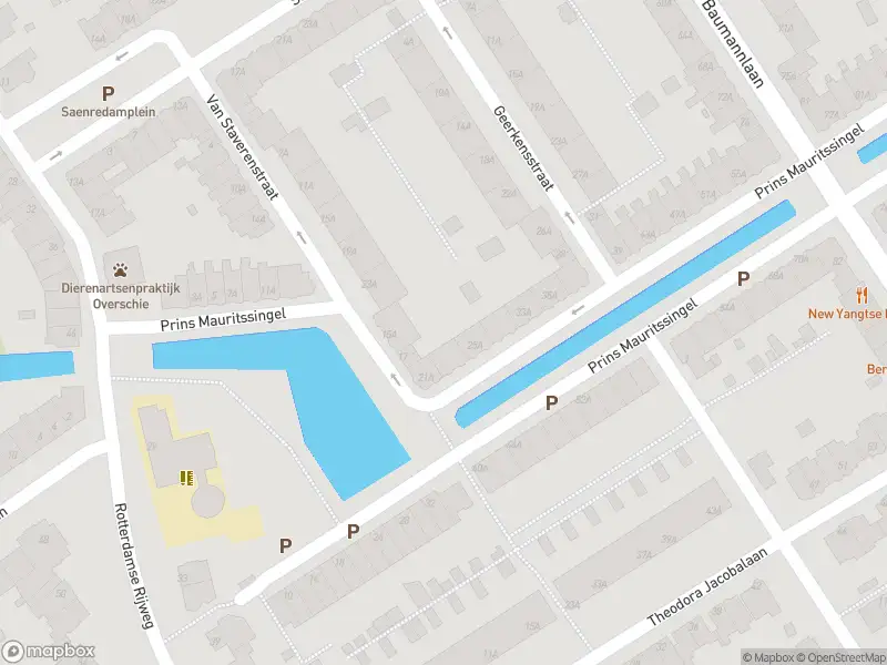 Ambulance met gepaste spoed naar de Prins Mauritssingel in Rotterdam