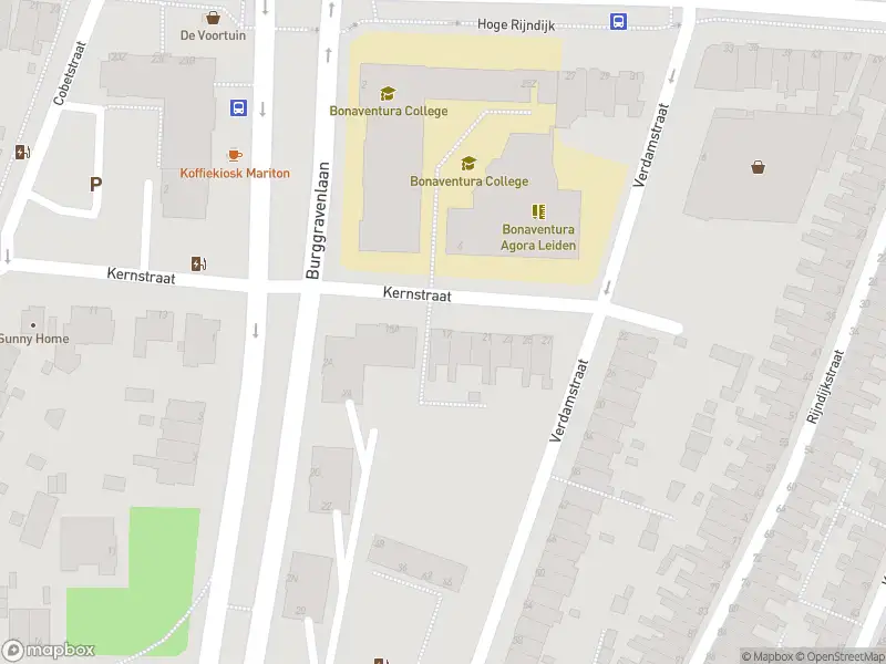 Ambulance met grote spoed naar de Veerhuis in Leiden