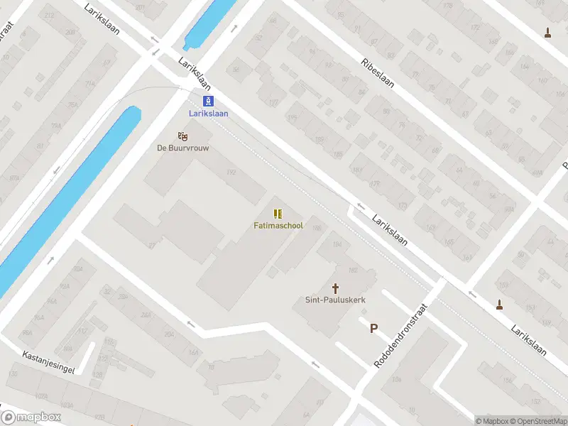 Ambulance met gepaste spoed naar de Larikslaan in Rotterdam