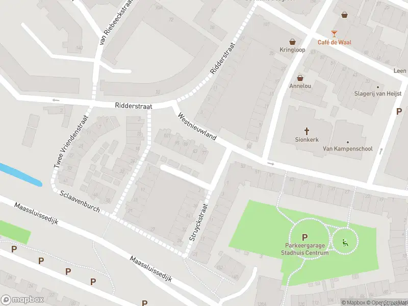 Ambulance met grote spoed naar de Westnieuwland in Vlaardingen