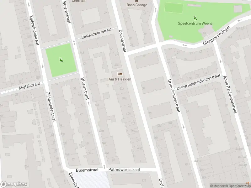 Ambulance met gepaste spoed naar de Coolsestraat in Rotterdam