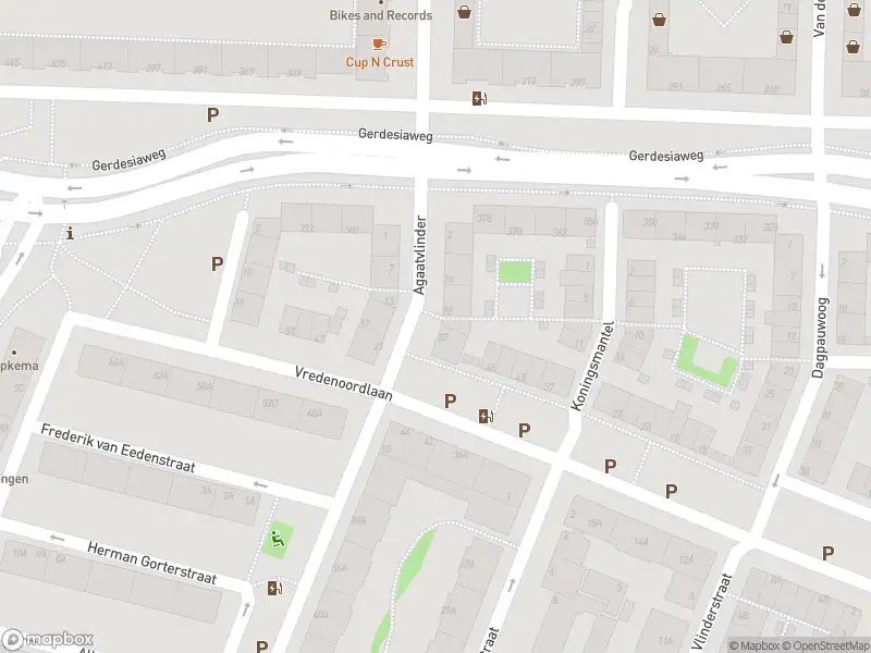 Ambulance met grote spoed naar de Gerdesiaweg in Rotterdam