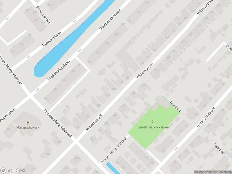 Ambulance met gepaste spoed naar de Willemstraat in Ridderkerk