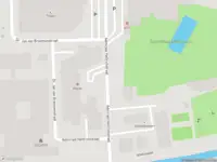 Ambulance met grote spoed naar de Admiraal Helfrichstraat in Amsterdam