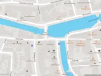 Brandweer met grote spoed naar de Binnenveer in Weesp vanwege stankoverlast