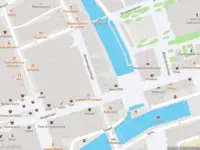 Brandweer met gepaste spoed naar de 4e Westewagenhof in Rotterdam