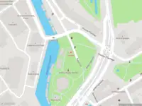 Ambulance met grote spoed naar de Kalverbos in Delft