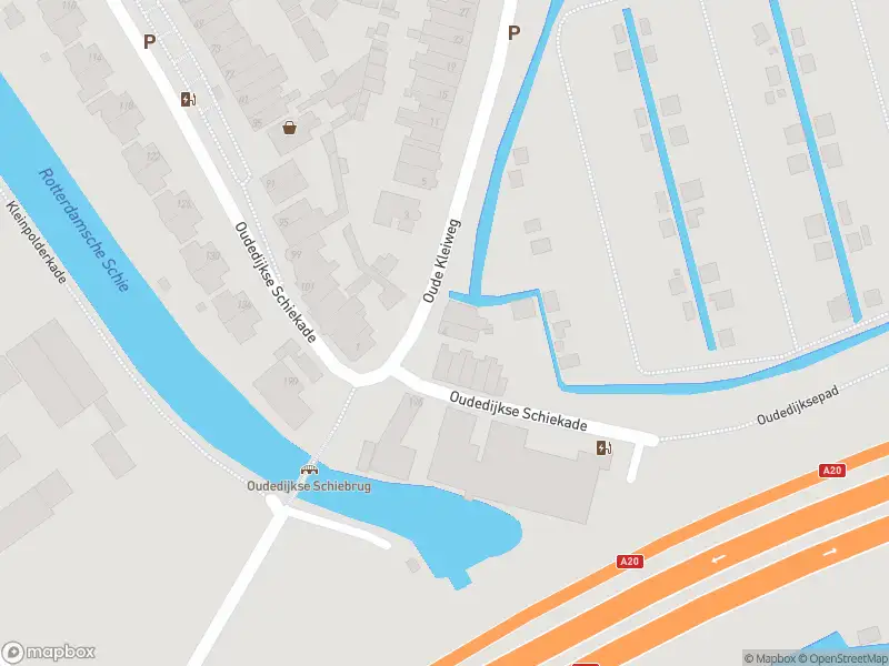 Ambulance met grote spoed naar de Oude Kleiweg in Rotterdam