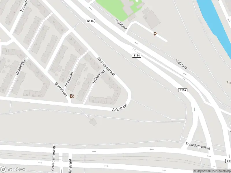 Ambulance met grote spoed naar de Baardsestraat in Rotterdam