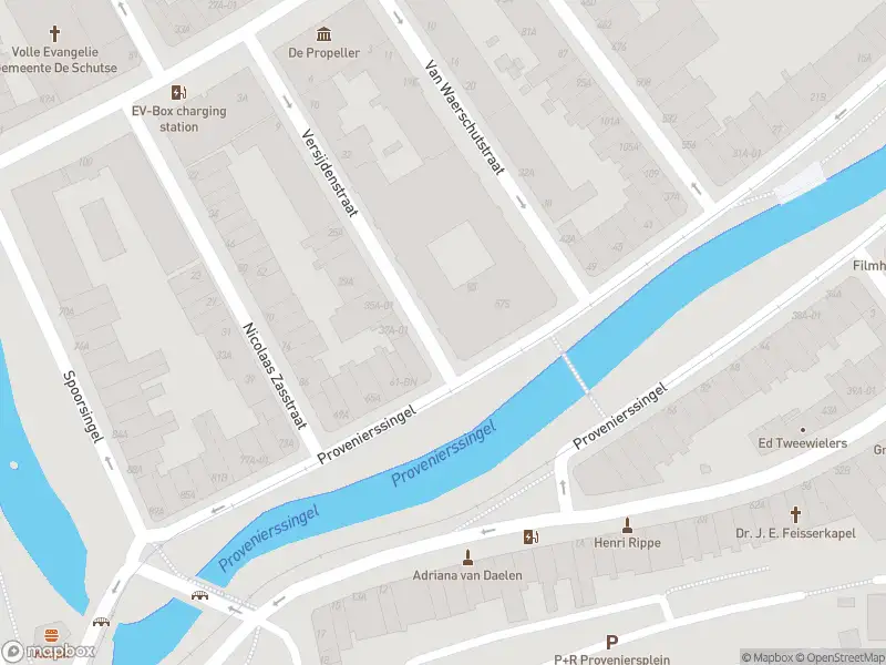 Ambulance met gepaste spoed naar de Provenierssingel in Rotterdam