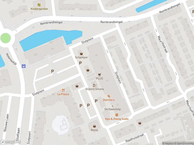 Ambulance met grote spoed naar de Slotplein in Capelle aan den IJssel