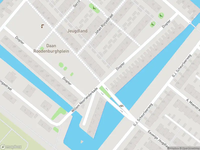 Ambulance met grote spoed naar de Daan Roodenburghplein in Amsterdam