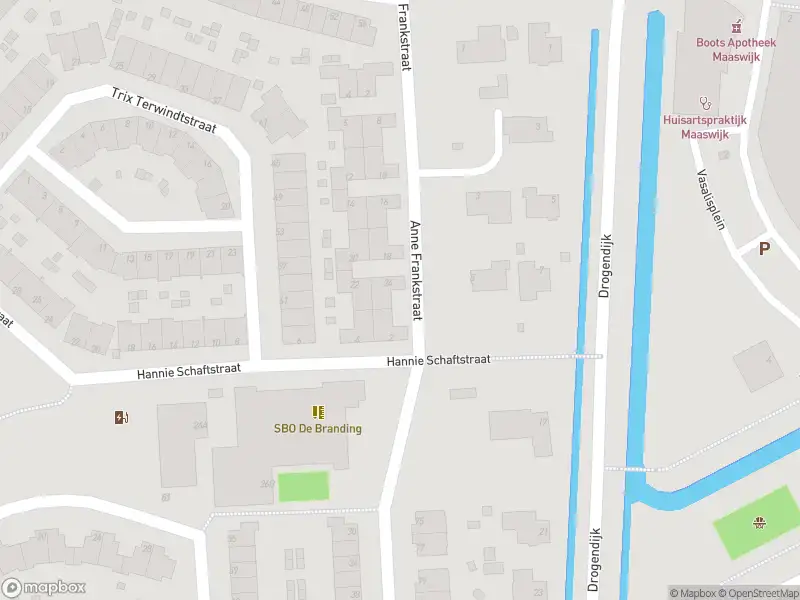 Ambulance met grote spoed naar de Anne Frankstraat in Spijkenisse