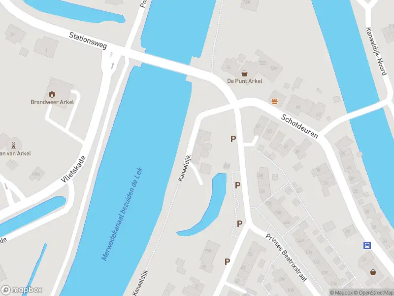 Ambulance met gepaste spoed naar de Kanaaldijk in Arkel