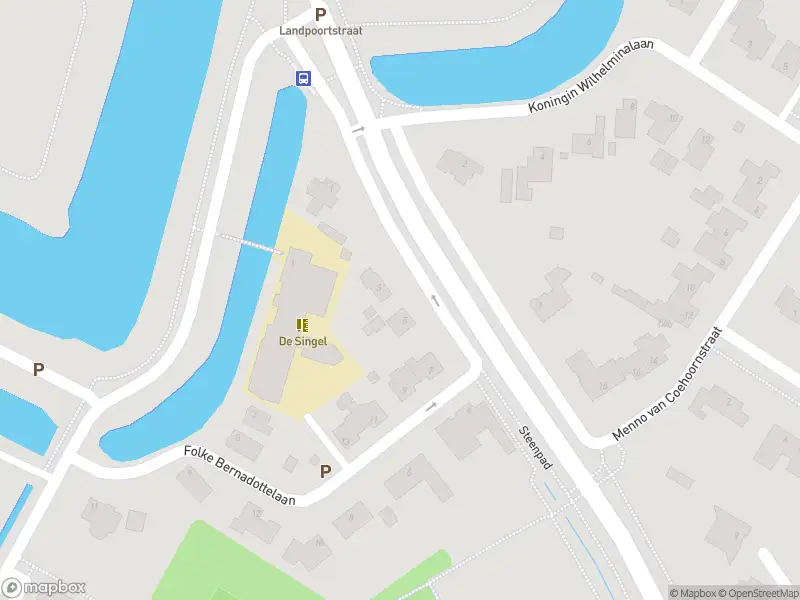 Ambulance met grote spoed naar de Folke Bernadottelaan in Willemstad