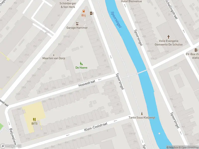 Ambulance met gepaste spoed naar de Hoevestraat in Rotterdam