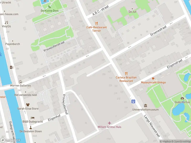 Brandweer met grote spoed naar de Groenestraat in Utrecht vanwege gebouwbrand