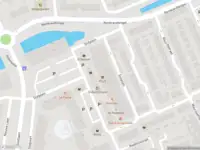 Ambulance met grote spoed naar de Slotplein in Capelle aan den IJssel