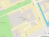 Ambulance met gepaste spoed naar de Van der Maasweg in Delft