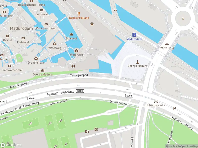 Ambulance met grote spoed naar de George Maduroplein in 's-Gravenhage